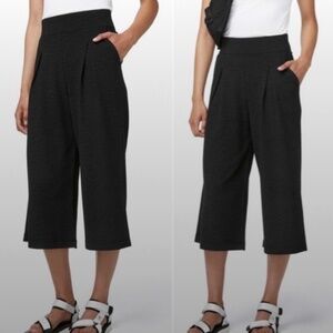 Lululemon Can You Feel The Pleat Black Cropped 21" Size 4